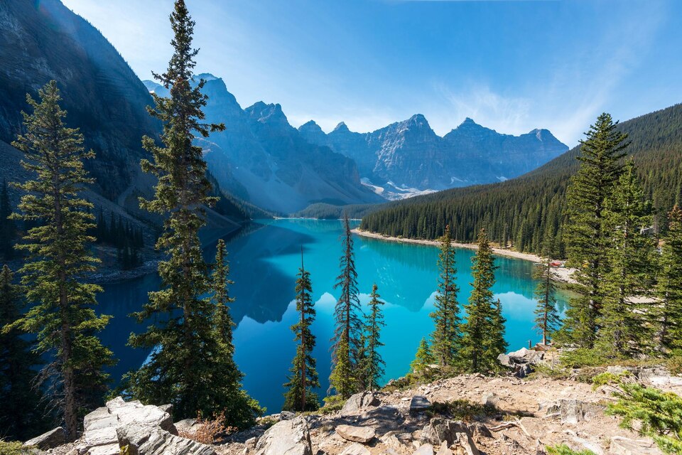 Moraine-lake-beautiful-landscape-summer-sunny-day-morning-canadian-rockies-banff-nati